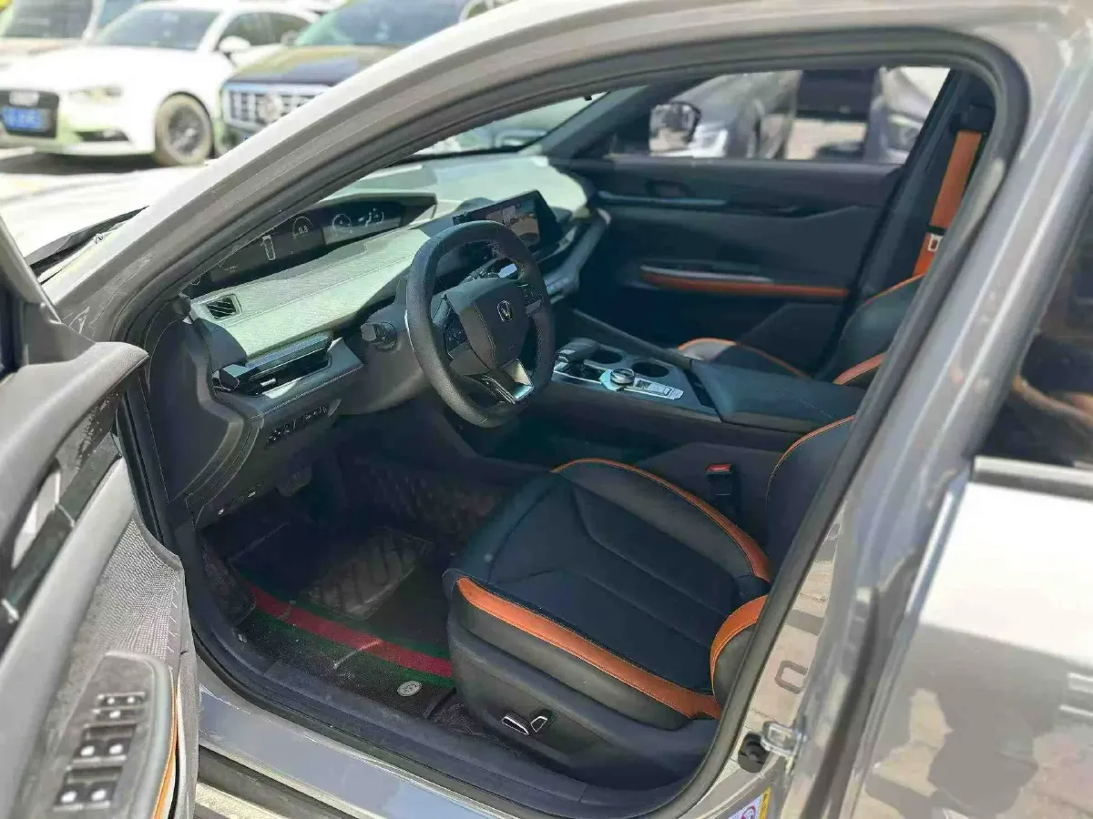 2023 ChangAn UNI-V 1.5T 188HP L4 7DCT,autocango,china used car exporter,china ev exporter,chinese used car exporter,chinese used ev exporter