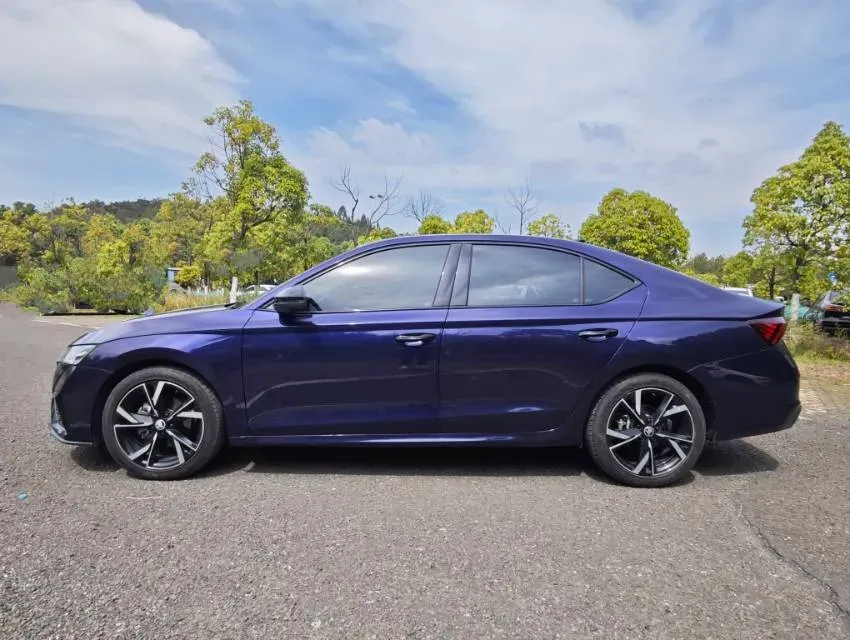 2022 Skoda Octavia 1.4T 150HP L4 7DCT,autocango,china used car exporter,china ev exporter,chinese used car exporter,chinese used ev exporter