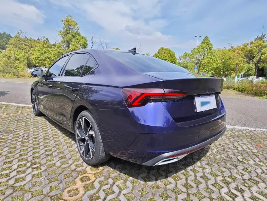 2022 Skoda Octavia 1.4T 150HP L4 7DCT,autocango,china used car exporter,china ev exporter,chinese used car exporter,chinese used ev exporter