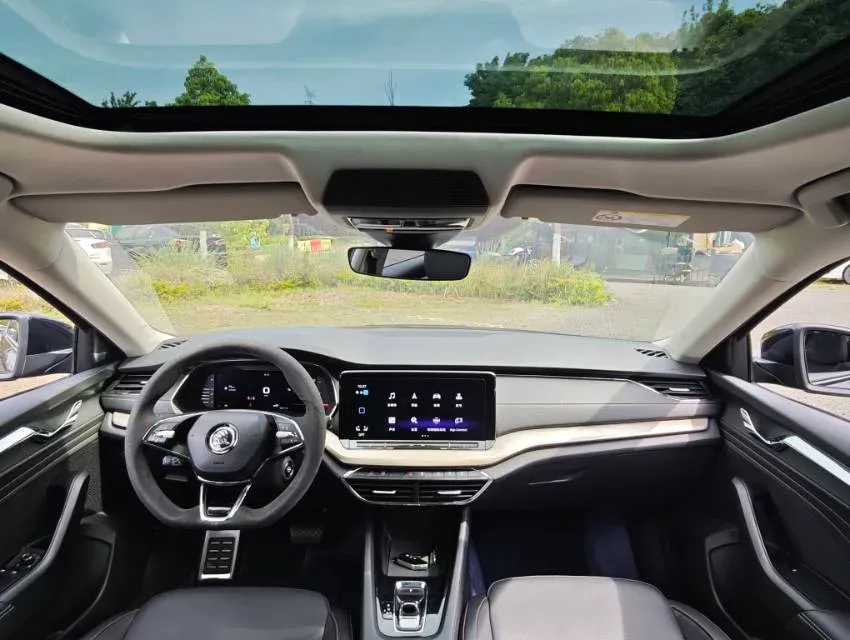 2022 Skoda Octavia 1.4T 150HP L4 7DCT,autocango,china used car exporter,china ev exporter,chinese used car exporter,chinese used ev exporter
