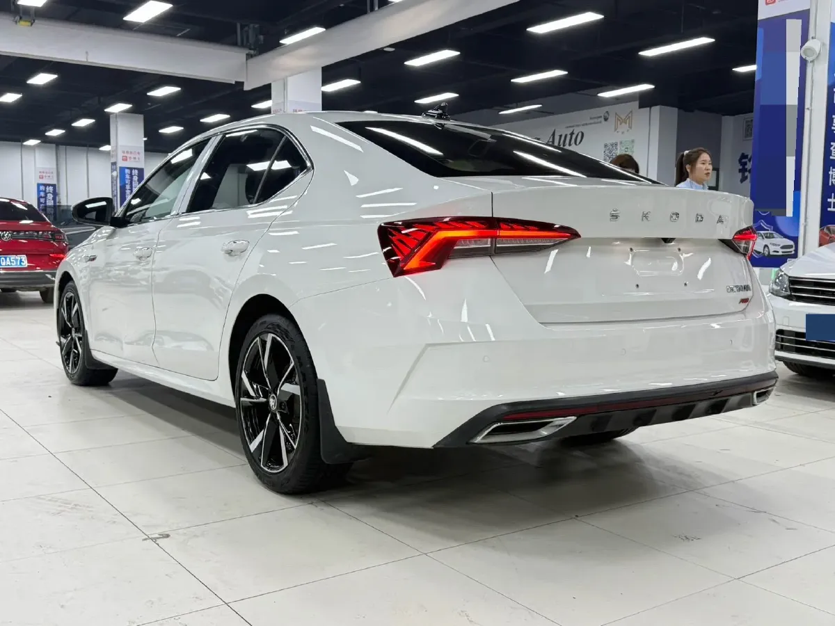 2022 Skoda Octavia 1.4T 150HP L4 7DCT,autocango,china used car exporter,china ev exporter,chinese used car exporter,chinese used ev exporter