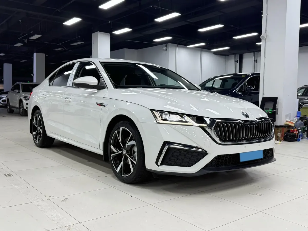 2022 Skoda Octavia 1.4T 150HP L4 7DCT,autocango,china used car exporter,china ev exporter,chinese used car exporter,chinese used ev exporter
