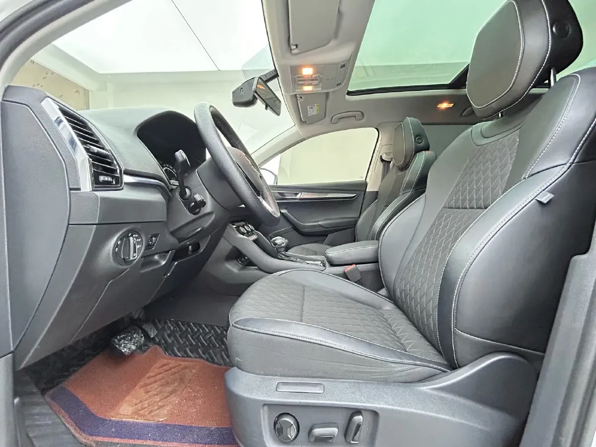 2021 Skoda Karoq 1.4T 150HP L4 7DCT,autocango,china used car exporter,china ev exporter,chinese used car exporter,chinese used ev exporter