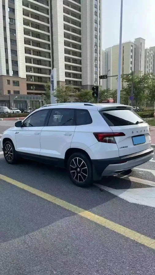 2021 Skoda Karoq 1.4T 150HP L4 7DCT,autocango,china used car exporter,china ev exporter,chinese used car exporter,chinese used ev exporter