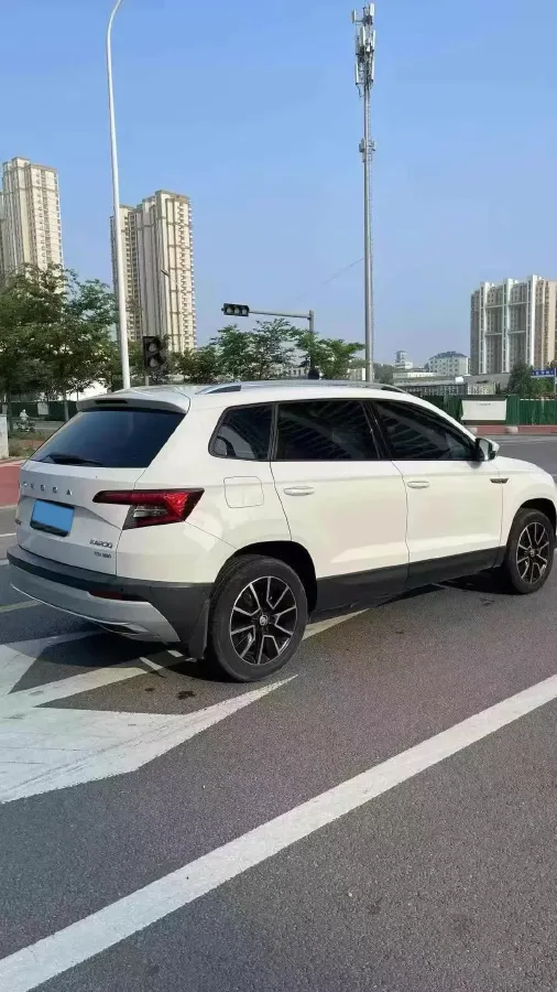 2021 Skoda Karoq 1.4T 150HP L4 7DCT,autocango,china used car exporter,china ev exporter,chinese used car exporter,chinese used ev exporter