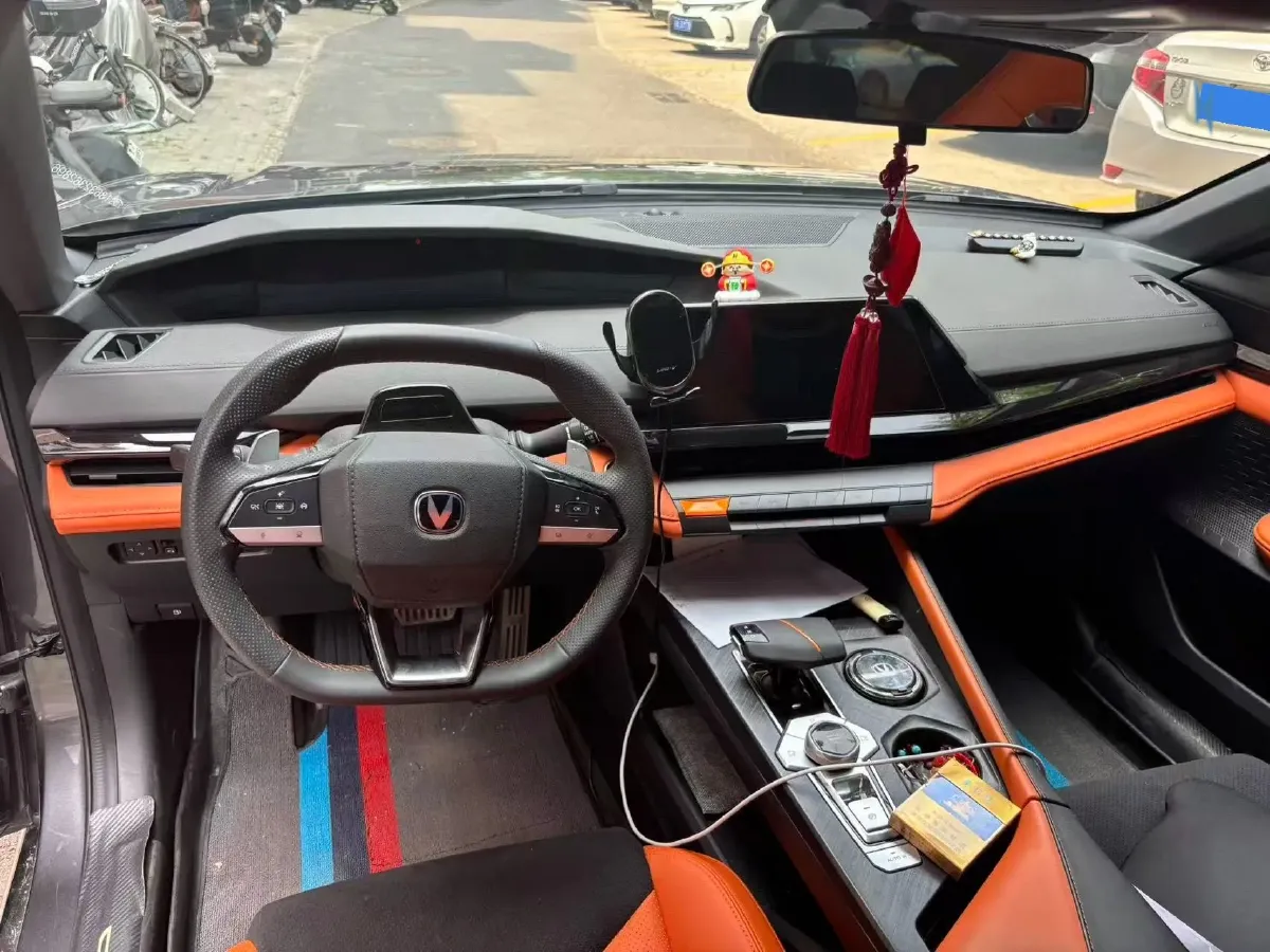 2023 ChangAn UNI-V 1.5T 188HP L4 7DCT,autocango,china used car exporter,china ev exporter,chinese used car exporter,chinese used ev exporter