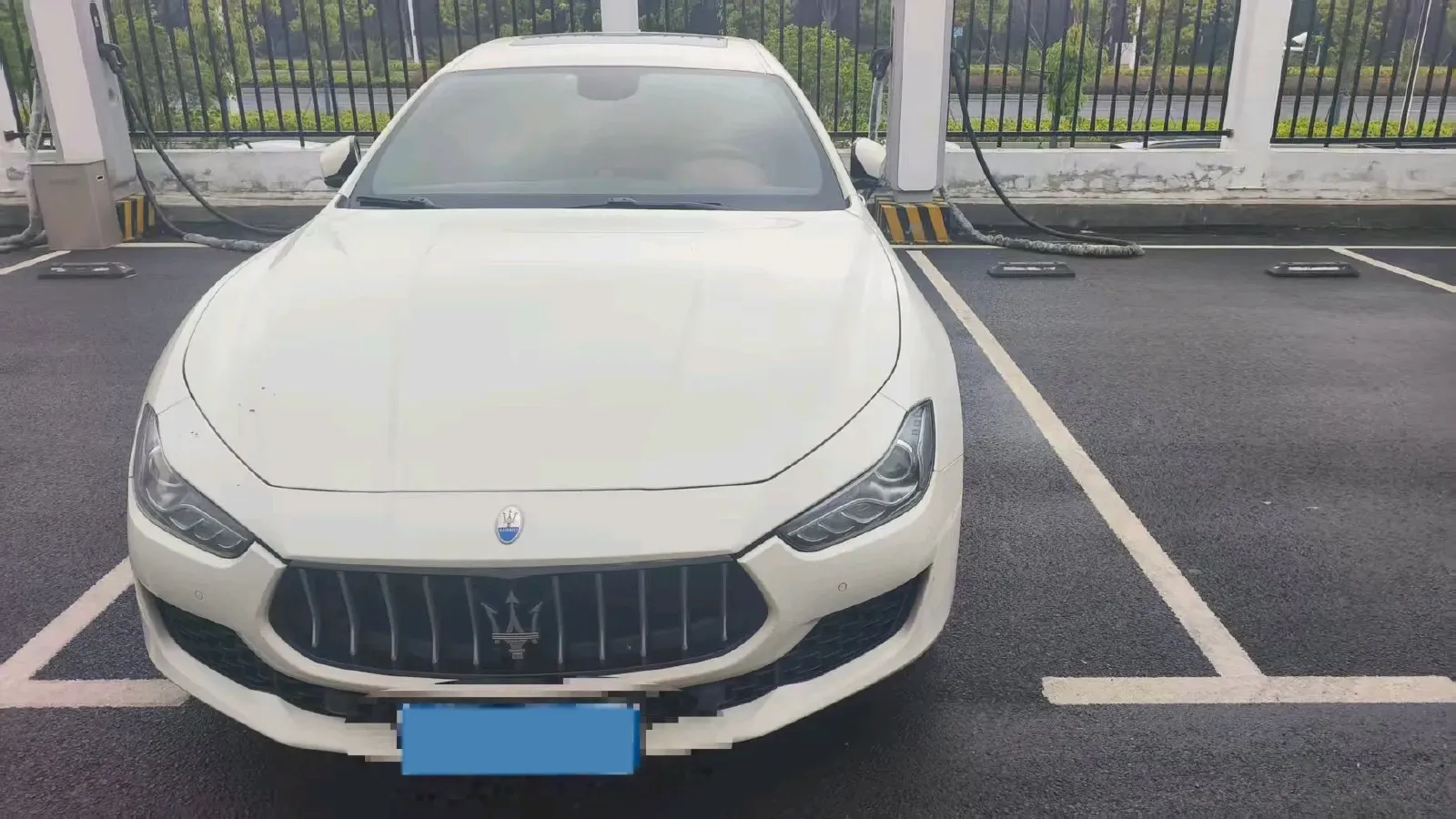 2021 Maserati Ghibli 2.0T 330HP L4 8AT,autocango,china used car exporter,china ev exporter,chinese used car exporter,chinese used ev exporter