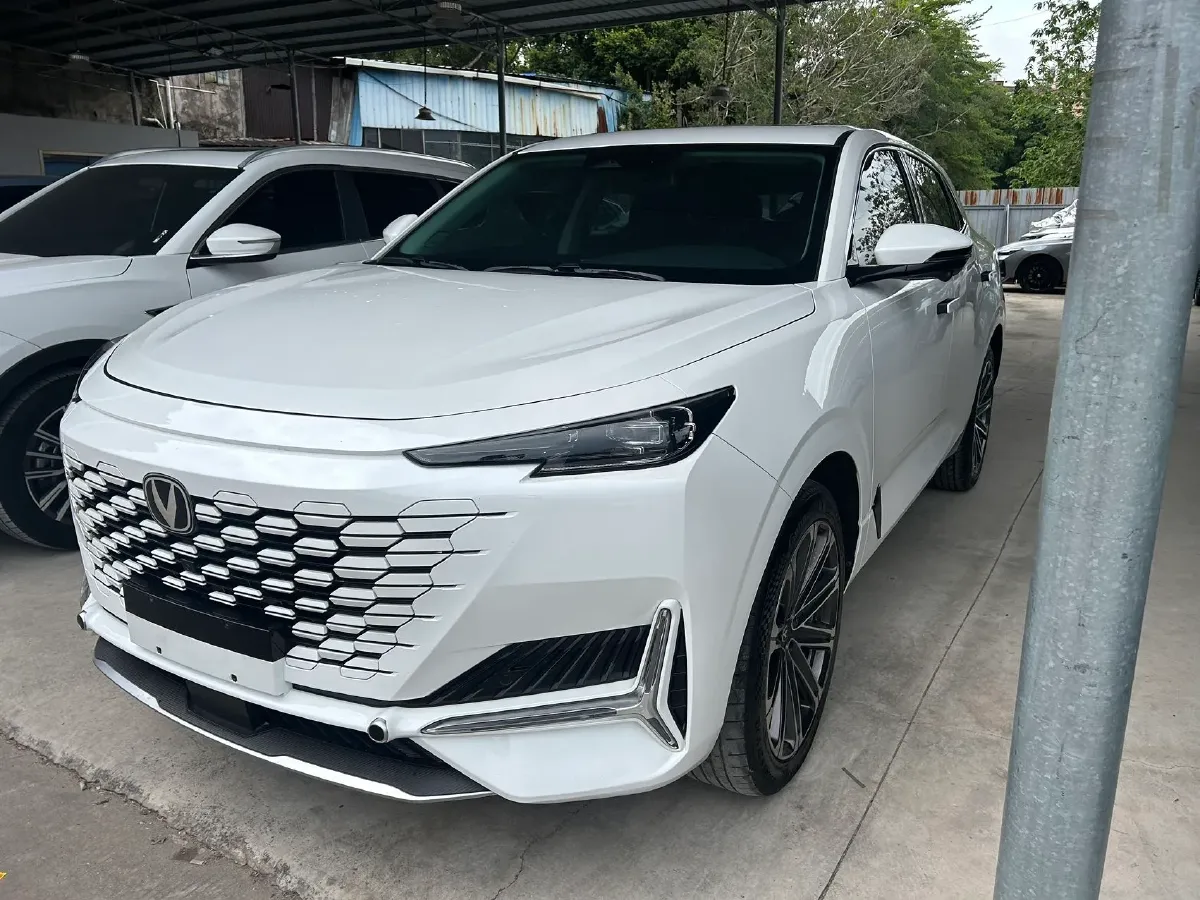 2024 ChangAn UNI-K 2.0T 233HP L4 8AT,autocango,china used car exporter,china ev exporter,chinese used car exporter,chinese used ev exporter
