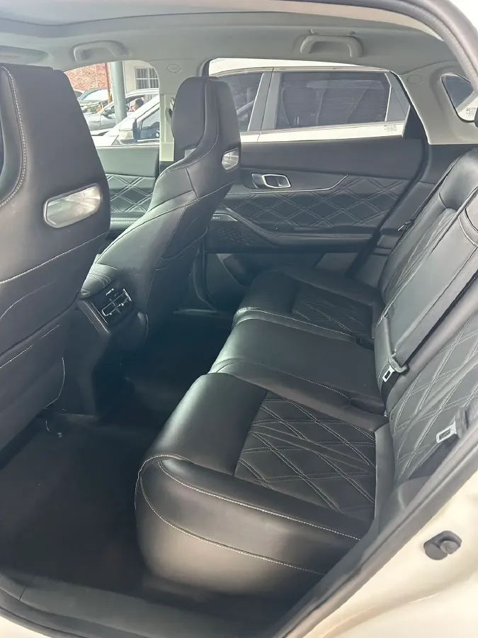 2024 ChangAn UNI-K 2.0T 233HP L4 8AT,autocango,china used car exporter,china ev exporter,chinese used car exporter,chinese used ev exporter