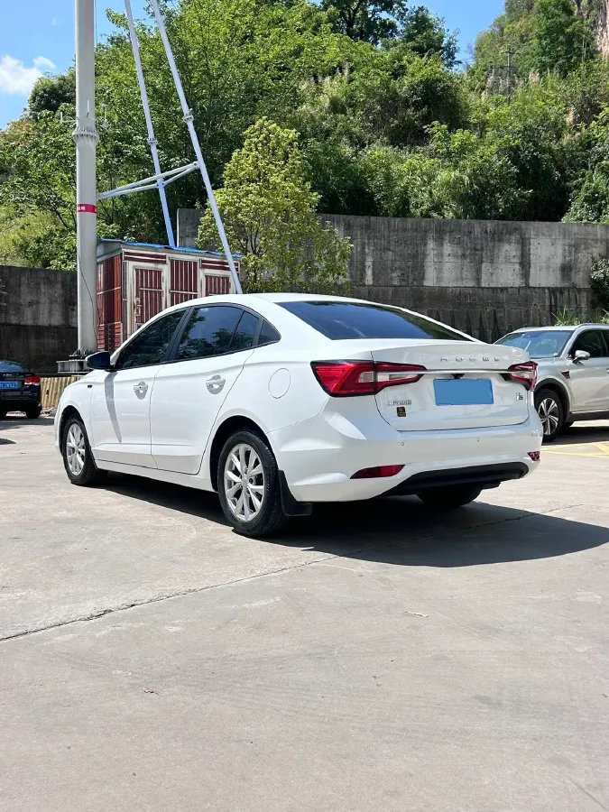 2020 Roewe i5 1.5L 120HP L4 CVT,autocango,china used car exporter,china ev exporter,chinese used car exporter,chinese used ev exporter