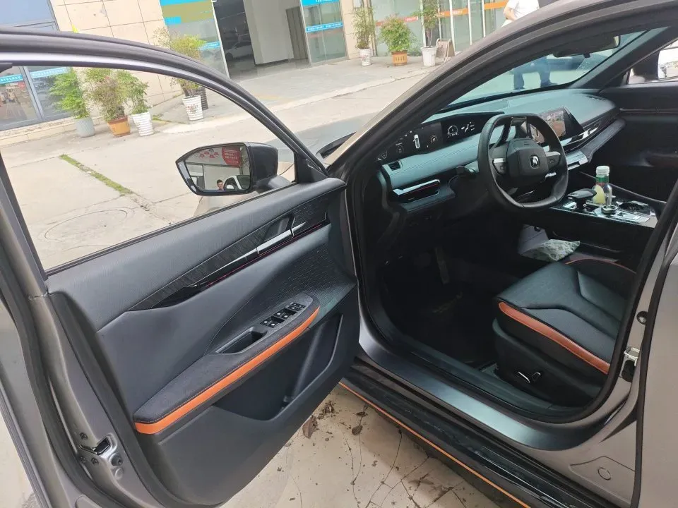 2022 ChangAn UNI-V 2.0T 233HP L4 8AT,autocango,china used car exporter,china ev exporter,chinese used car exporter,chinese used ev exporter