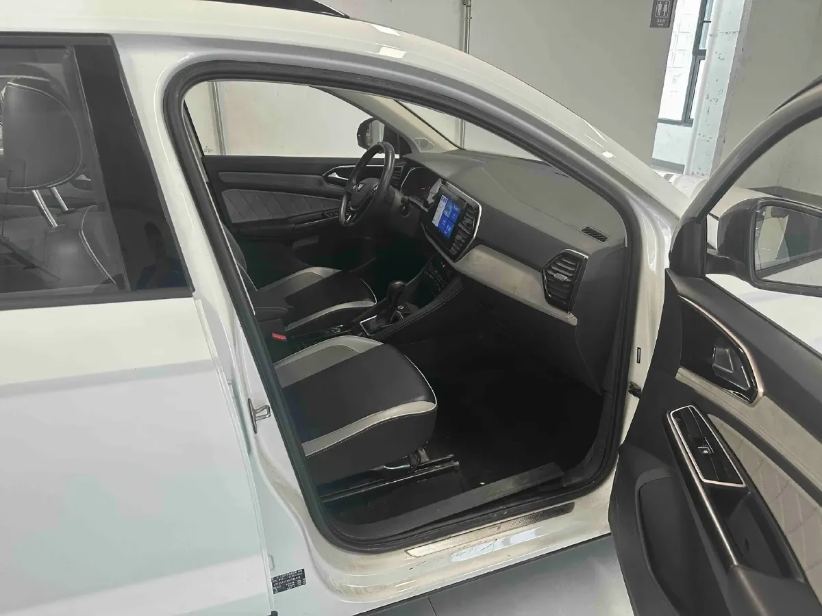 2021 Jetta VS7 1.4T 150HP L4 6AT,autocango,china used car exporter,china ev exporter,chinese used car exporter,chinese used ev exporter