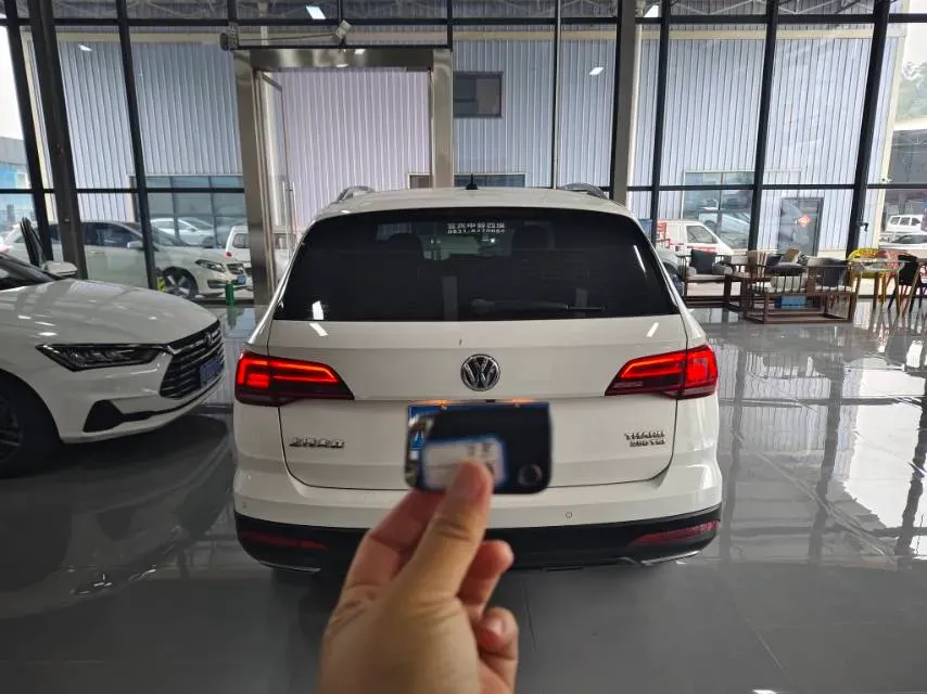 2019 MINI MINI 1.5T 102HP L3 7DCT,autocango,china used car exporter,china ev exporter,chinese used car exporter,chinese used ev exporter