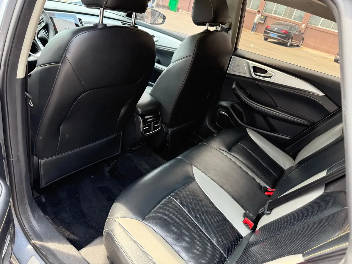 2020 Roewe i6 MAX 1.5T 169HP L4 AMT PHEV,autocango,china used car exporter,china ev exporter,chinese used car exporter,chinese used ev exporter
