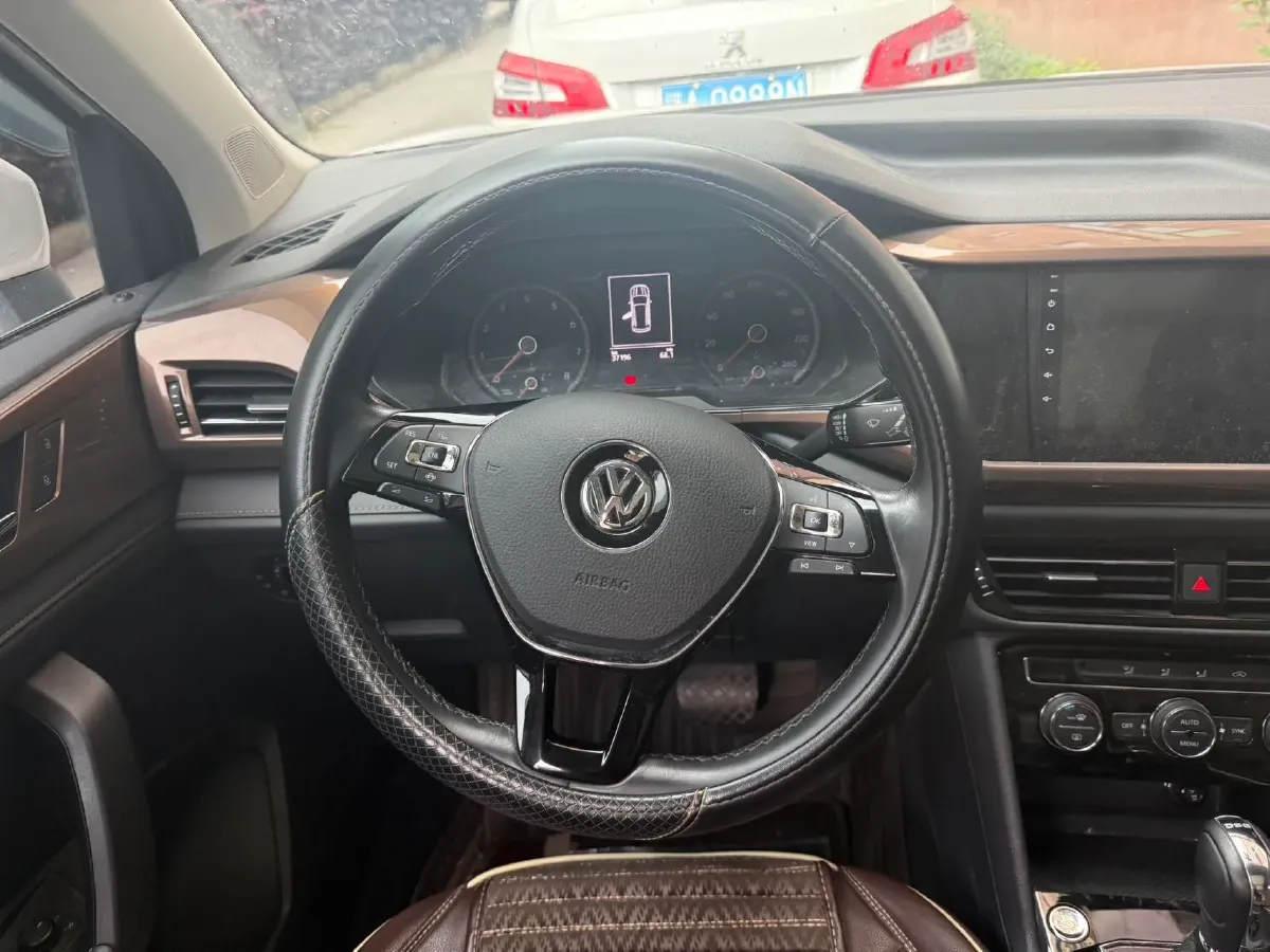 2019 MINI MINI 1.5T 102HP L3 7DCT,autocango,china used car exporter,china ev exporter,chinese used car exporter,chinese used ev exporter