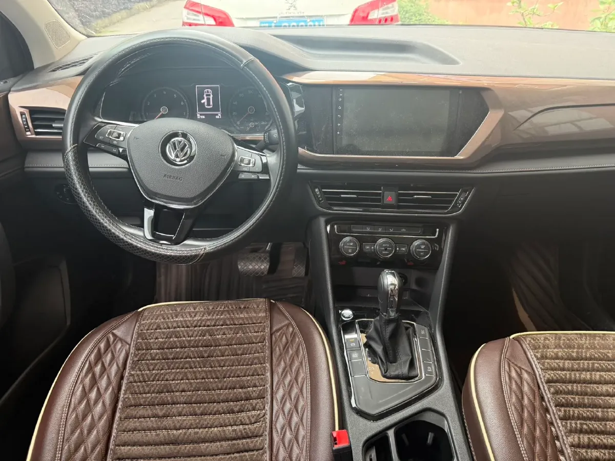 2019 MINI MINI 1.5T 102HP L3 7DCT,autocango,china used car exporter,china ev exporter,chinese used car exporter,chinese used ev exporter