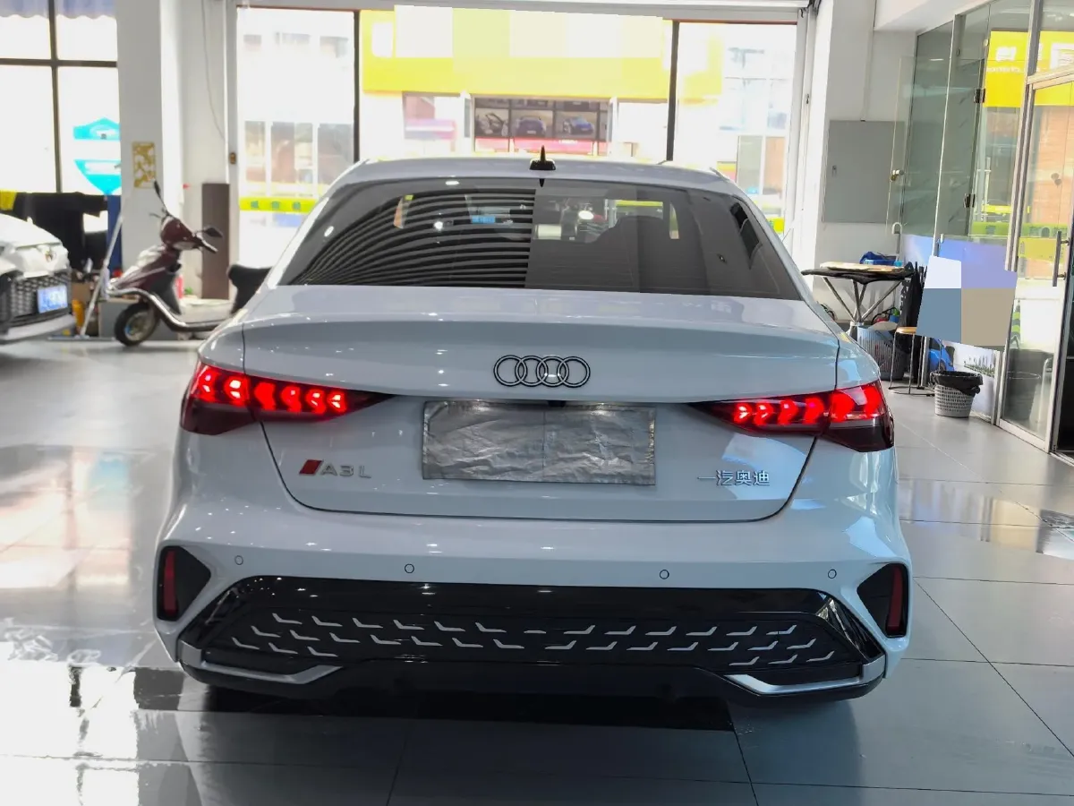 2025 Audi A3 1.5T 160HP L4 7DCT,autocango,china used car exporter,china ev exporter,chinese used car exporter,chinese used ev exporter