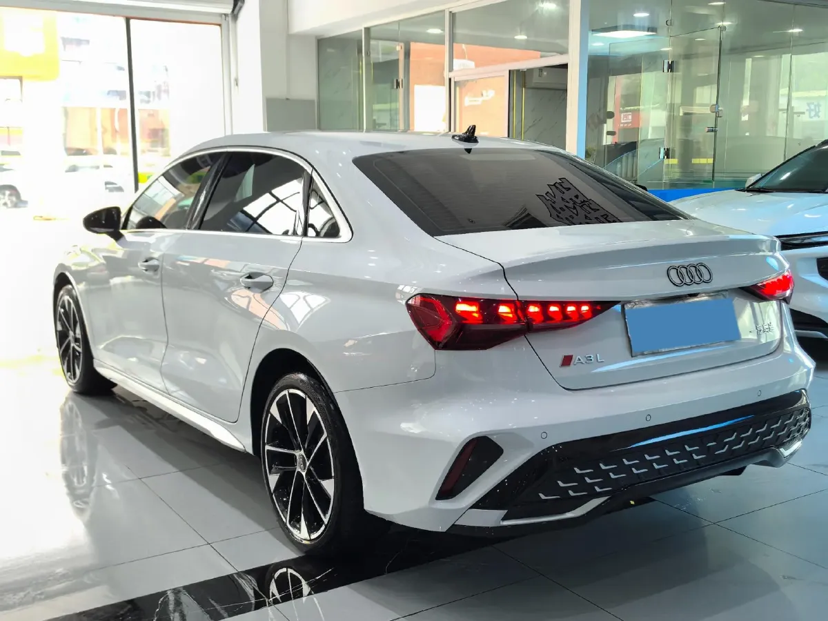 2025 Audi A3 1.5T 160HP L4 7DCT,autocango,china used car exporter,china ev exporter,chinese used car exporter,chinese used ev exporter