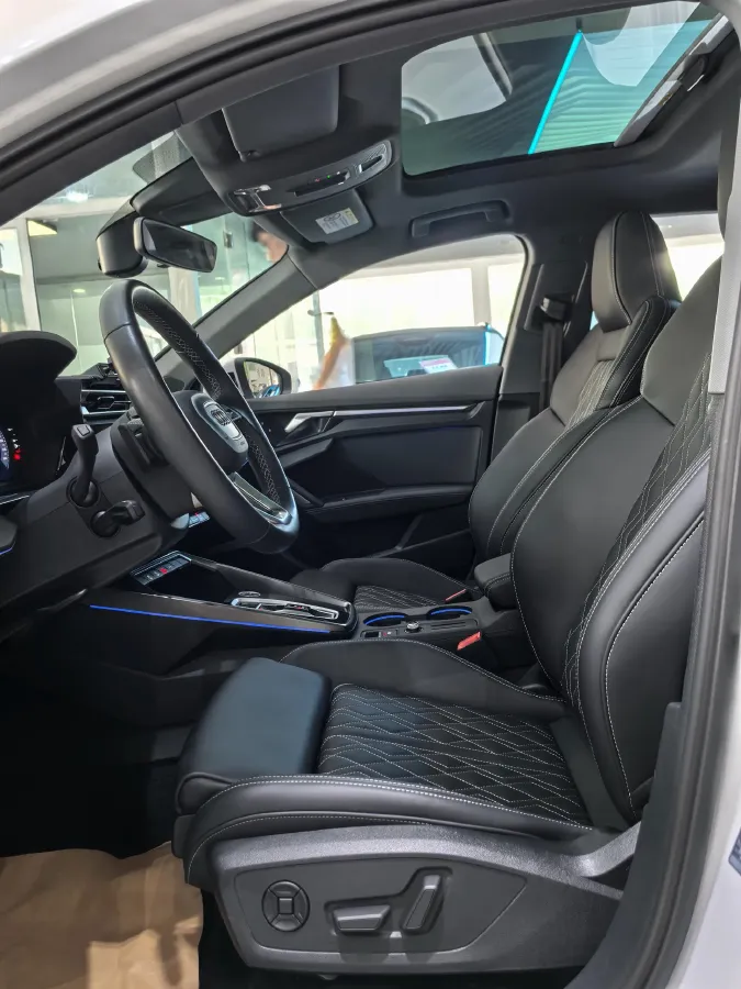 2025 Audi A3 1.5T 160HP L4 7DCT,autocango,china used car exporter,china ev exporter,chinese used car exporter,chinese used ev exporter