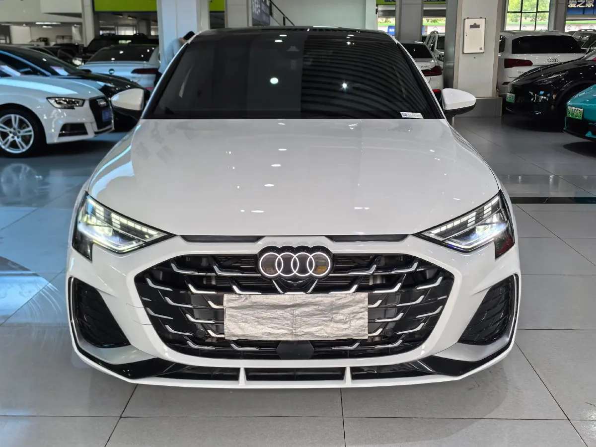 2025 Audi A3 1.5T 160HP L4 7DCT,autocango,china used car exporter,china ev exporter,chinese used car exporter,chinese used ev exporter