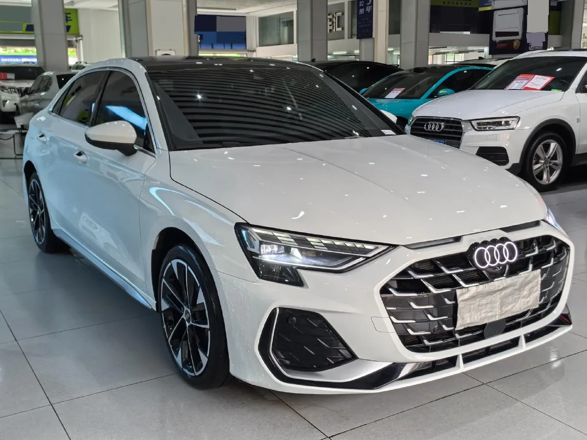 2025 Audi A3 1.5T 160HP L4 7DCT,autocango,china used car exporter,china ev exporter,chinese used car exporter,chinese used ev exporter