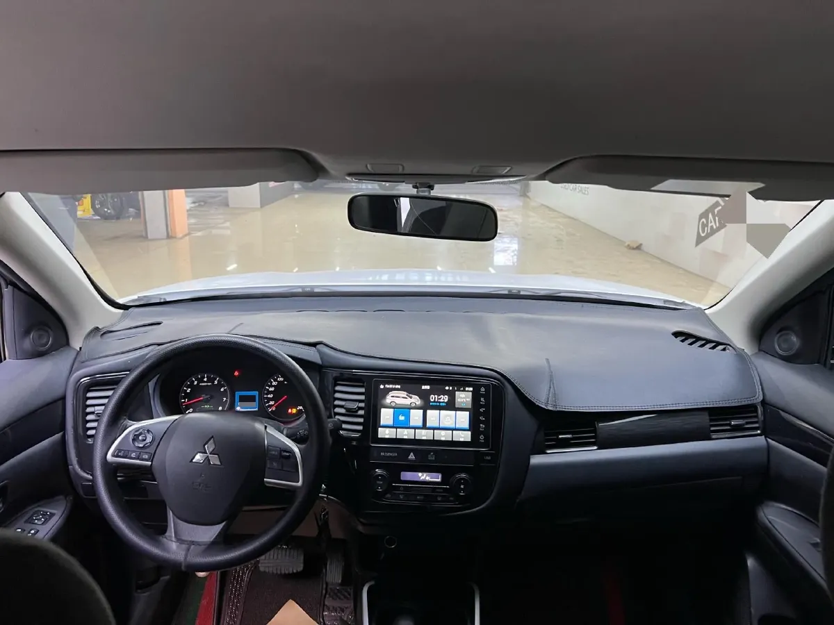 2021 Mitsubishi Outlander 2.0L 166HP L4 CVT,autocango,china used car exporter,china ev exporter,chinese used car exporter,chinese used ev exporter