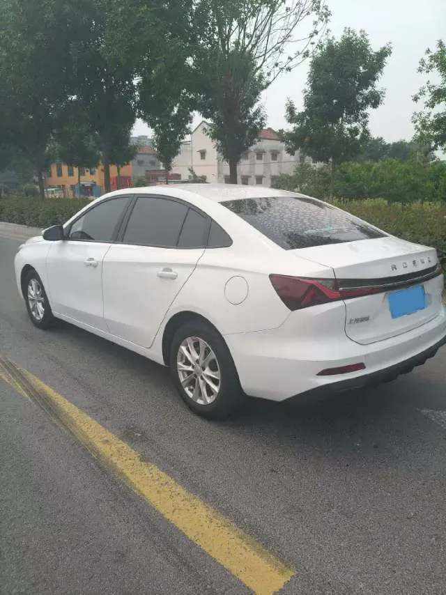 2023 Roewe i5 1.5L 129HP L4 5MT,autocango,china used car exporter,china ev exporter,chinese used car exporter,chinese used ev exporter