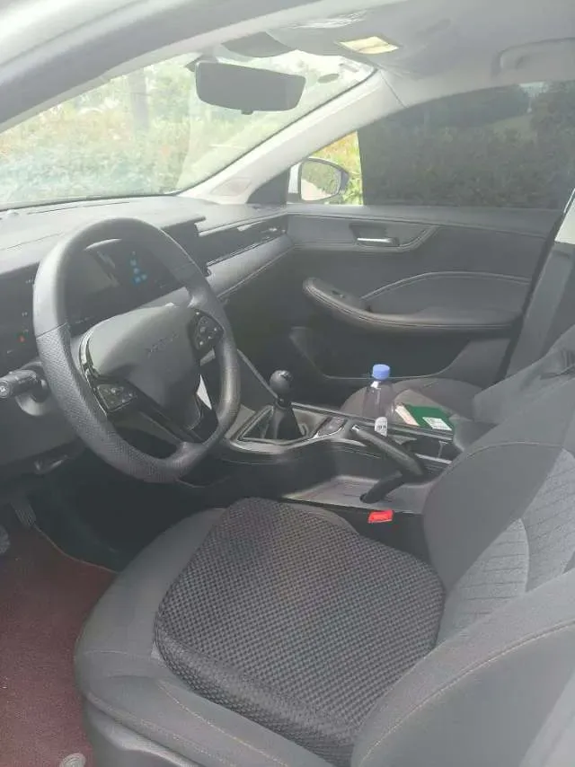 2023 Roewe i5 1.5L 129HP L4 5MT,autocango,china used car exporter,china ev exporter,chinese used car exporter,chinese used ev exporter