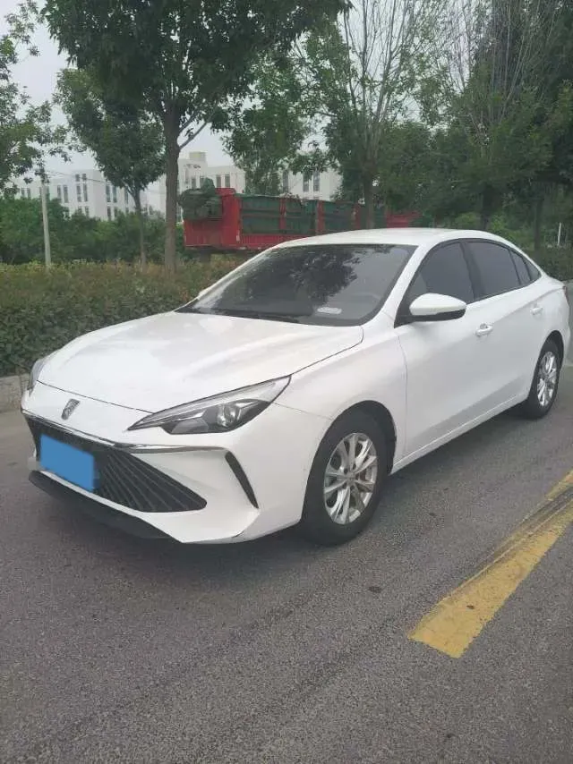 2023 Roewe i5 1.5L 129HP L4 5MT,autocango,china used car exporter,china ev exporter,chinese used car exporter,chinese used ev exporter