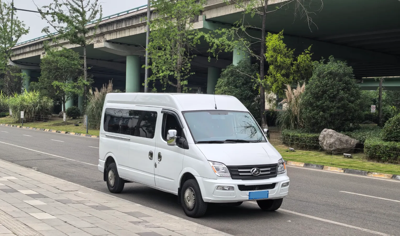 2021 MAXUS XinTu V80 2.0T 139HP L4 6MT,autocango,china used car exporter,china ev exporter,chinese used car exporter,chinese used ev exporter