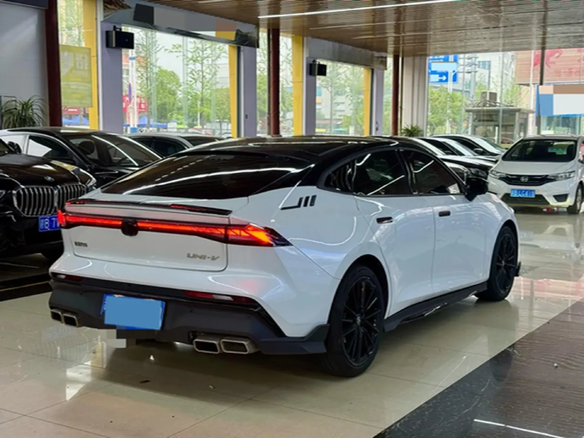 2024 ChangAn UNI-V 1.5T 188HP L4 7DCT,autocango,china used car exporter,china ev exporter,chinese used car exporter,chinese used ev exporter