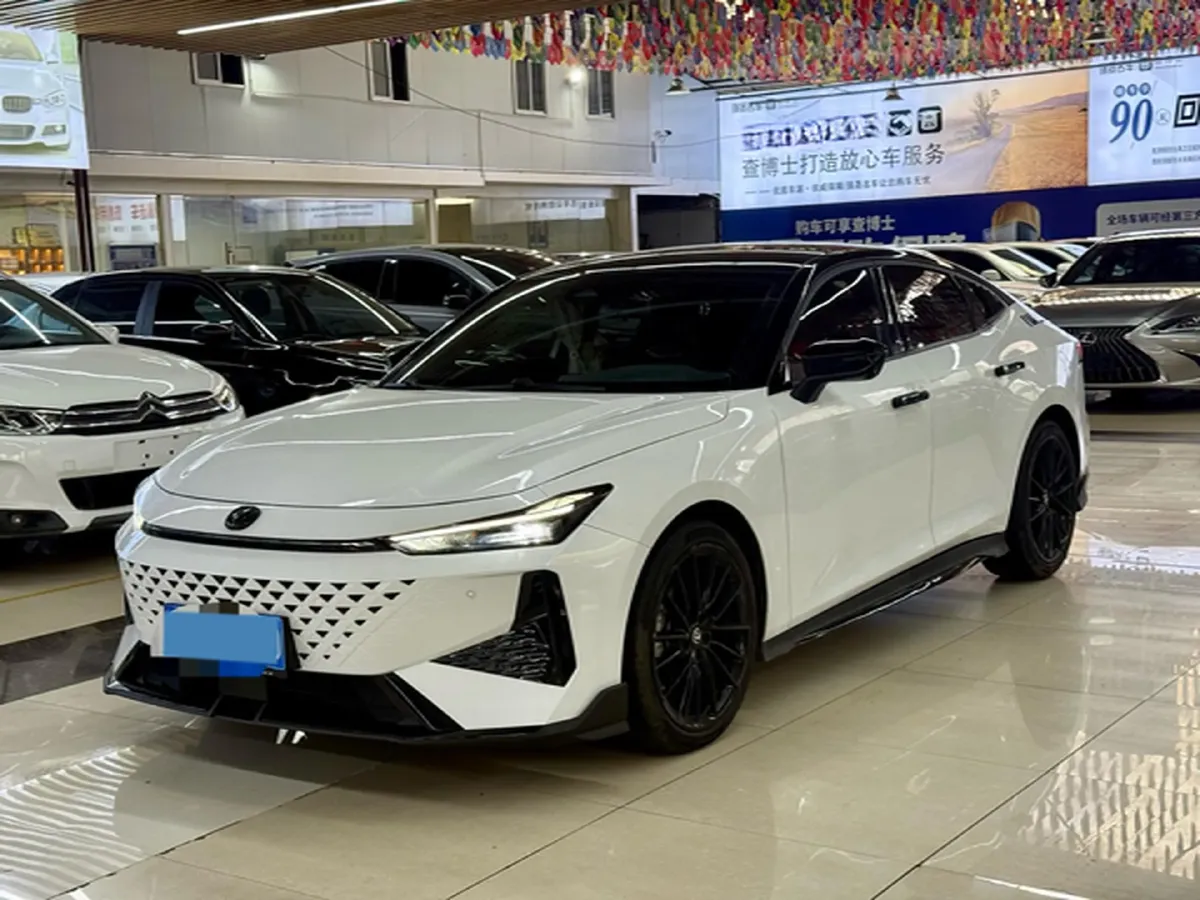 2024 ChangAn UNI-V 1.5T 188HP L4 7DCT,autocango,china used car exporter,china ev exporter,chinese used car exporter,chinese used ev exporter