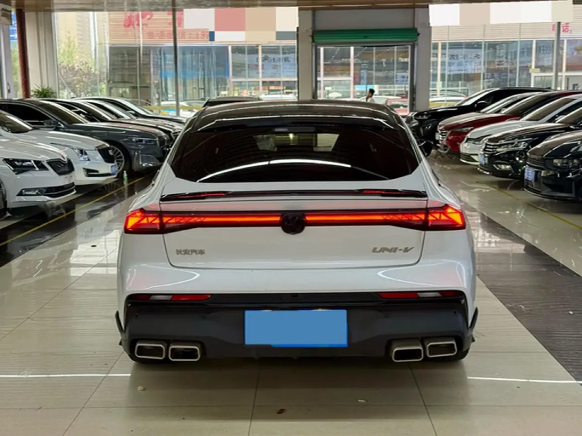 2024 ChangAn UNI-V 1.5T 188HP L4 7DCT,autocango,china used car exporter,china ev exporter,chinese used car exporter,chinese used ev exporter