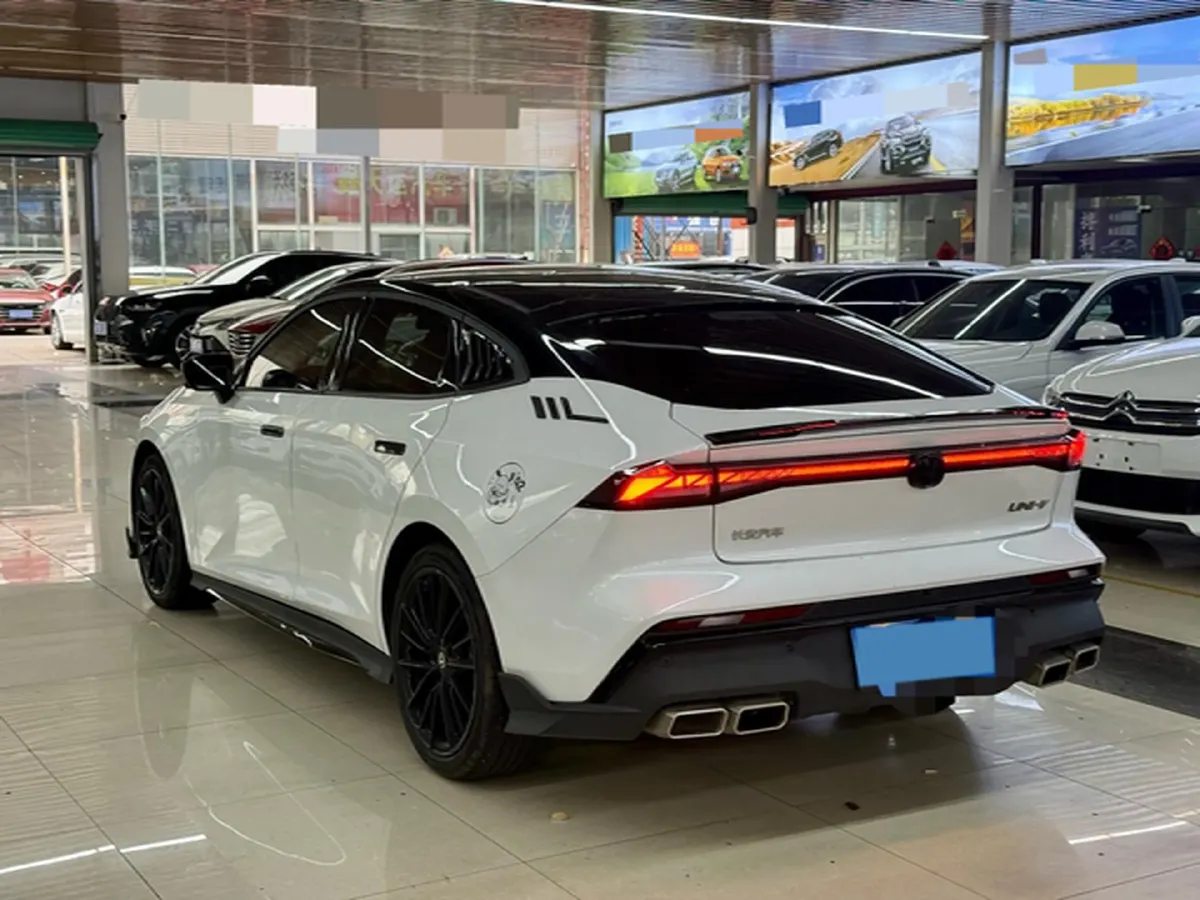 2024 ChangAn UNI-V 1.5T 188HP L4 7DCT,autocango,china used car exporter,china ev exporter,chinese used car exporter,chinese used ev exporter
