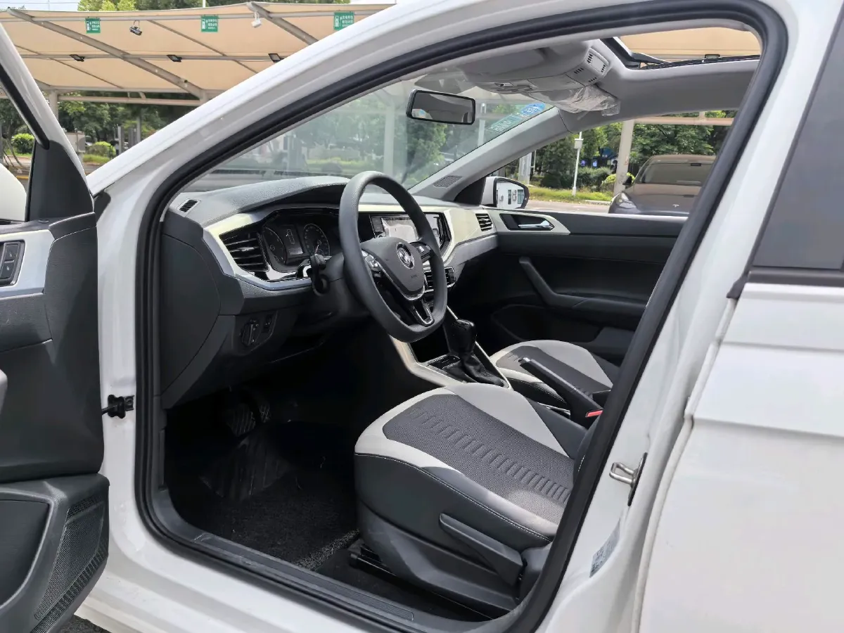 2019 Volkswagen Polo 1.5L 113HP L4 6AT,autocango,china used car exporter,china ev exporter,chinese used car exporter,chinese used ev exporter