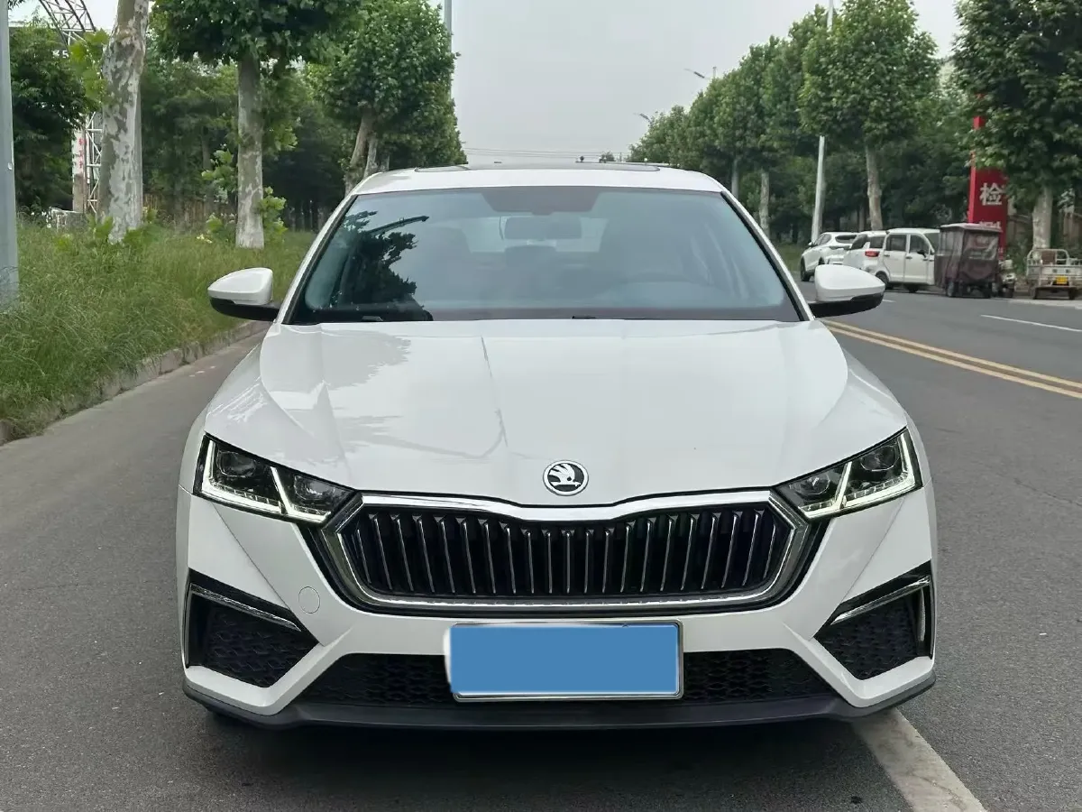 2021 Skoda Octavia 1.4T 150HP L4 7DCT,autocango,china used car exporter,china ev exporter,chinese used car exporter,chinese used ev exporter