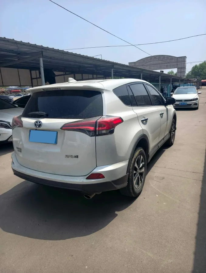 2016 Toyota RAV4 2.0L 151HP L4 CVT,autocango,china used car exporter,china ev exporter,chinese used car exporter,chinese used ev exporter