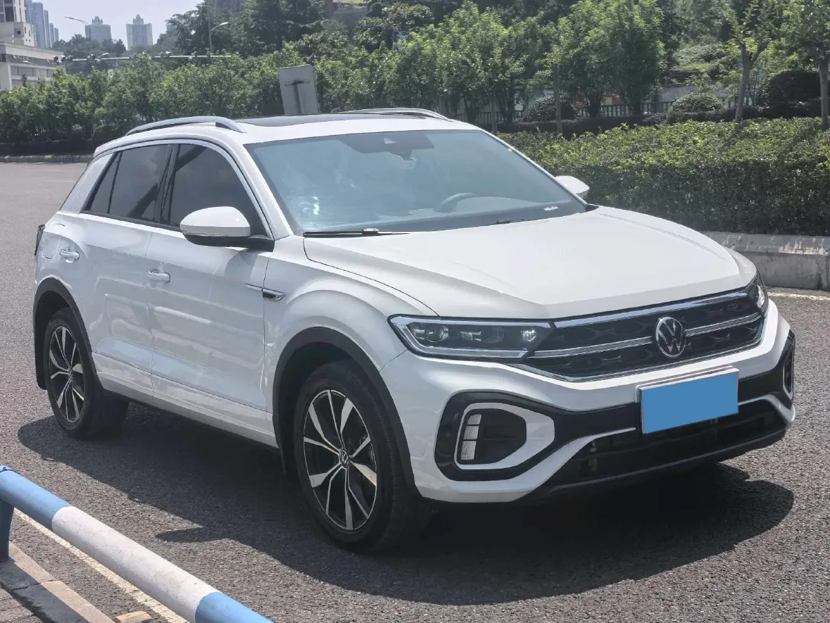 2025 Volkswagen T-Roc 1.5T 160HP L4 7DCT,autocango,china used car exporter,china ev exporter,chinese used car exporter,chinese used ev exporter