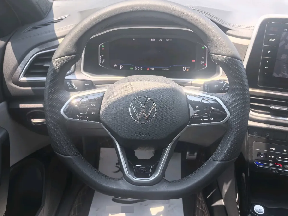 2025 Volkswagen T-Roc 1.5T 160HP L4 7DCT,autocango,china used car exporter,china ev exporter,chinese used car exporter,chinese used ev exporter