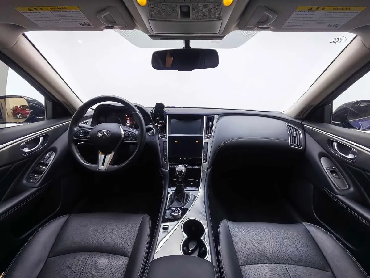 2018 Jeep Grand Commander 2.0T 265HP L4 9AT,autocango,china used car exporter,china ev exporter,chinese used car exporter,chinese used ev exporter