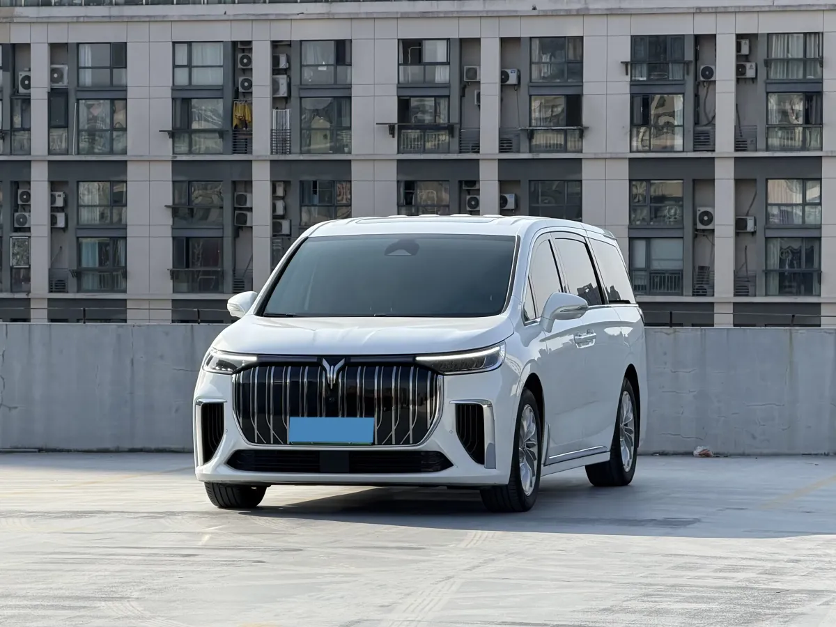 2022 Voyah Dream BEV 82KWH,autocango,china used car exporter,china ev exporter,chinese used car exporter,chinese used ev exporter