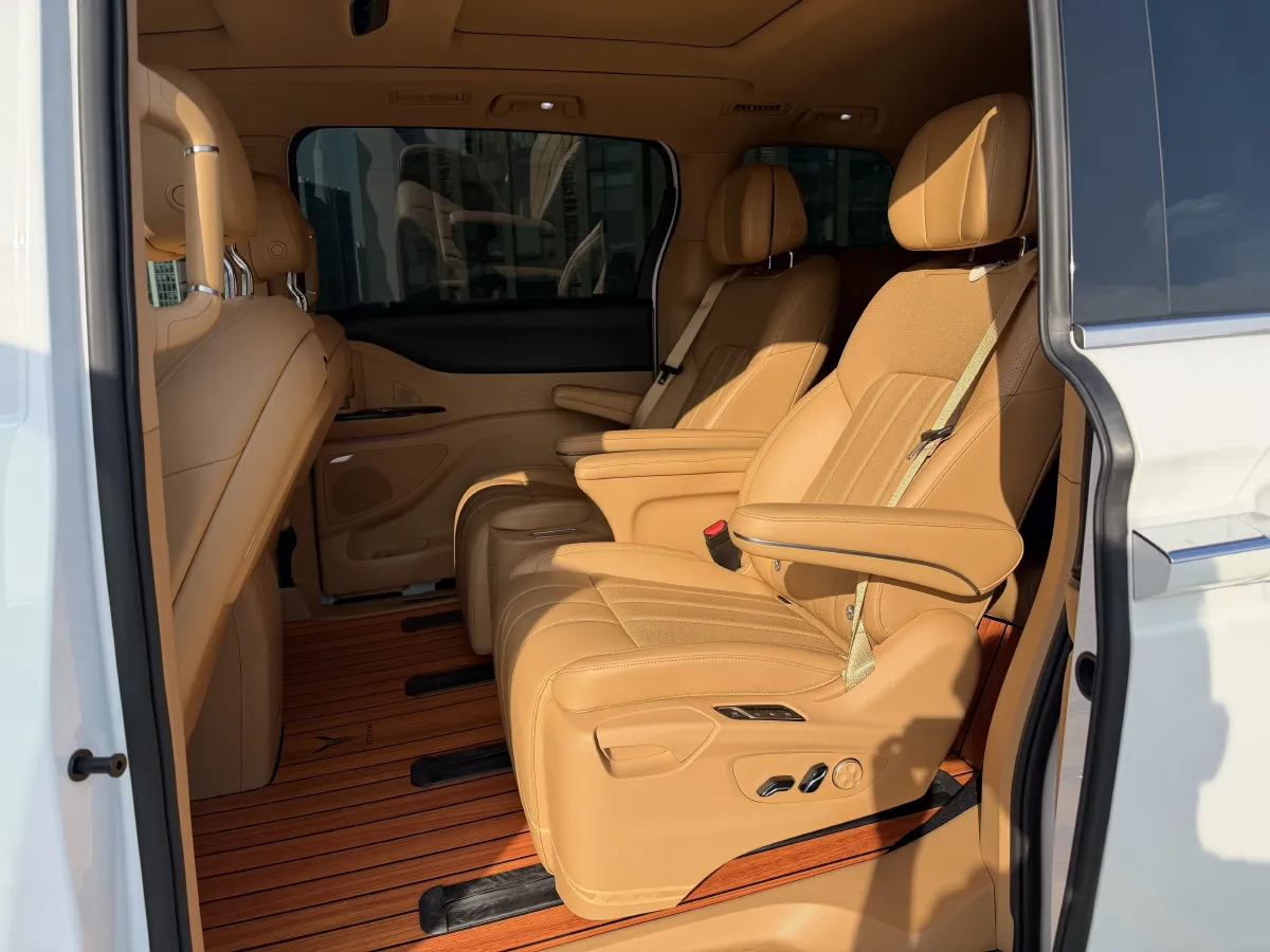 2022 Voyah Dream BEV 82KWH,autocango,china used car exporter,china ev exporter,chinese used car exporter,chinese used ev exporter