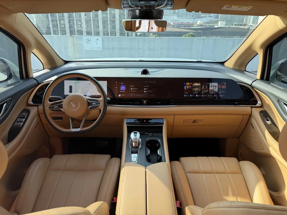 2022 Voyah Dream BEV 82KWH,autocango,china used car exporter,china ev exporter,chinese used car exporter,chinese used ev exporter