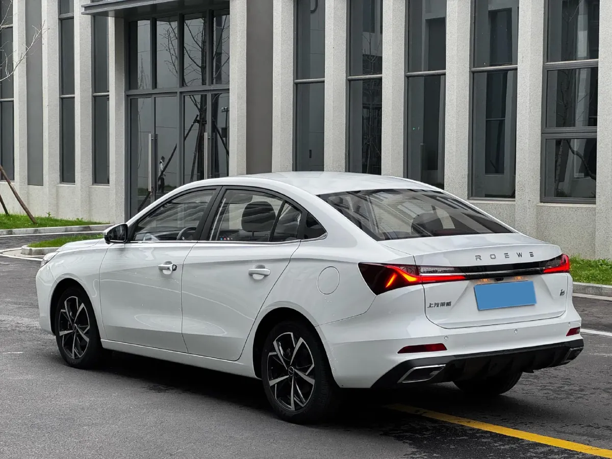 2023 Roewe i5 1.5L 129HP L4 CVT,autocango,china used car exporter,china ev exporter,chinese used car exporter,chinese used ev exporter