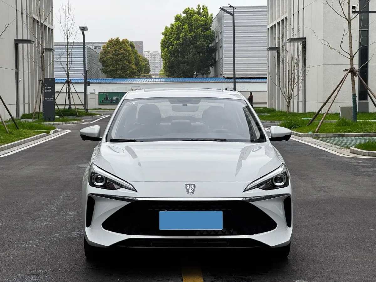2023 Roewe i5 1.5L 129HP L4 CVT,autocango,china used car exporter,china ev exporter,chinese used car exporter,chinese used ev exporter
