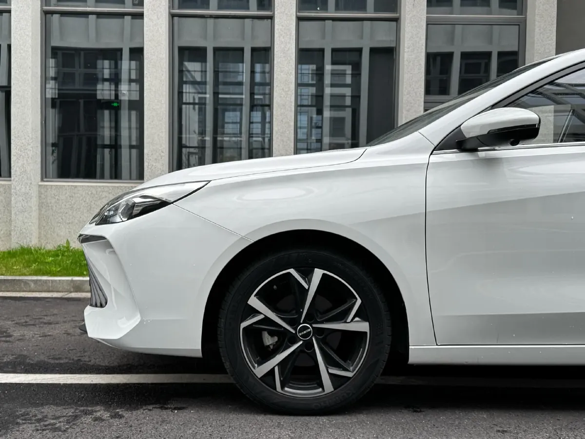 2023 Roewe i5 1.5L 129HP L4 CVT,autocango,china used car exporter,china ev exporter,chinese used car exporter,chinese used ev exporter