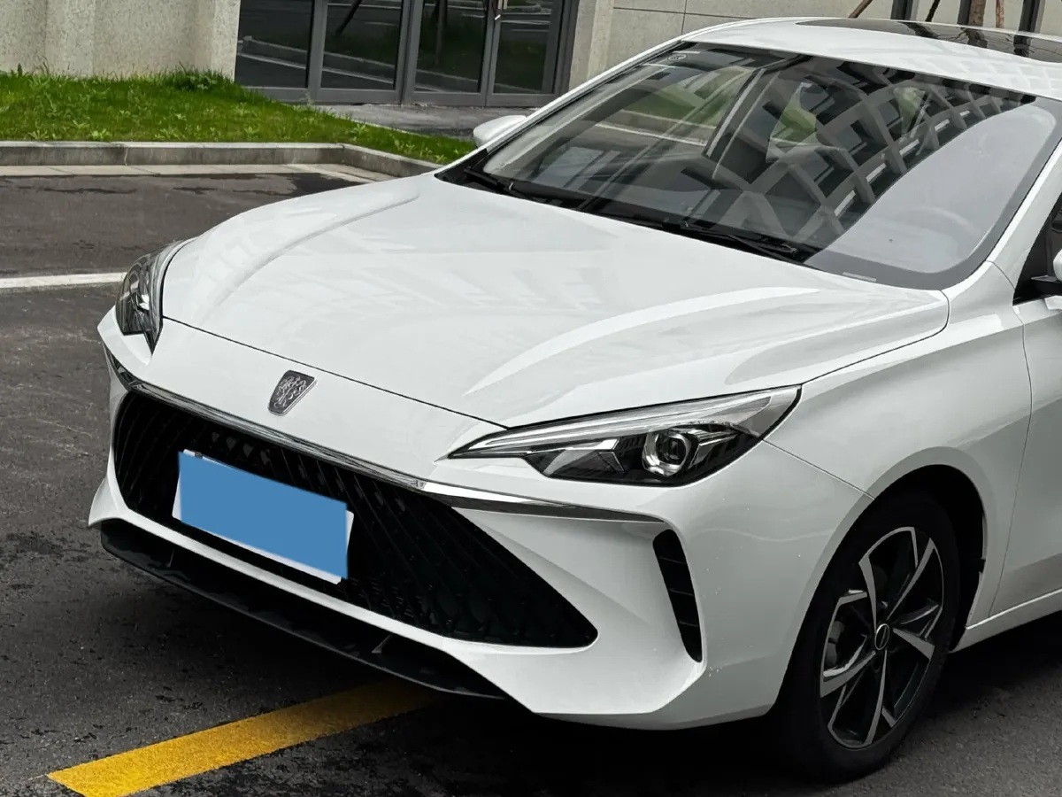 2023 Roewe i5 1.5L 129HP L4 CVT,autocango,china used car exporter,china ev exporter,chinese used car exporter,chinese used ev exporter