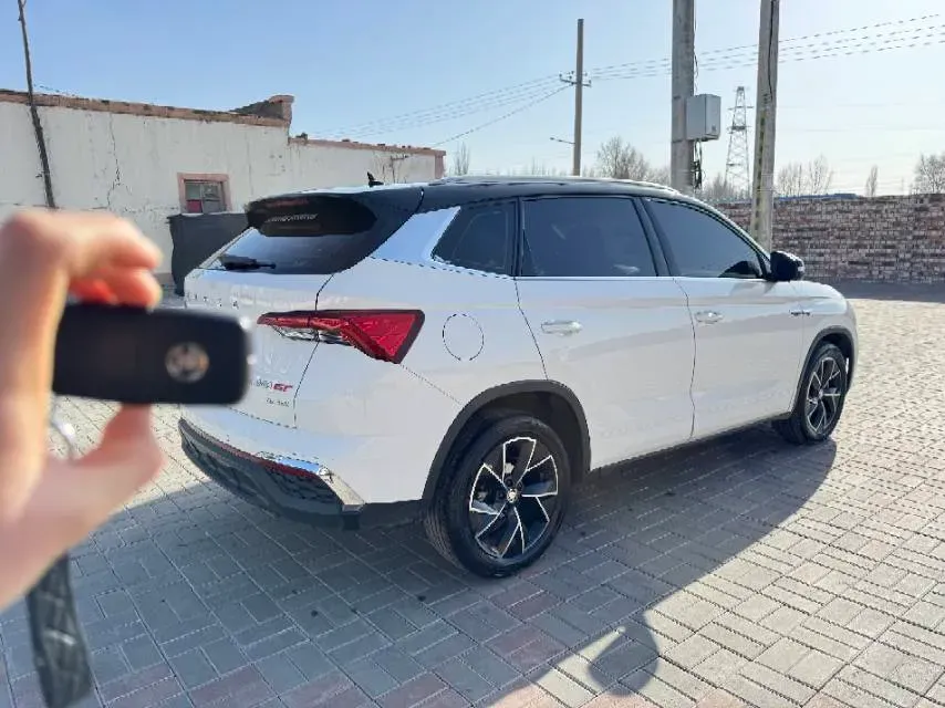2020 Skoda Karoq 1.4T 150HP L4 7DCT,autocango,china used car exporter,china ev exporter,chinese used car exporter,chinese used ev exporter