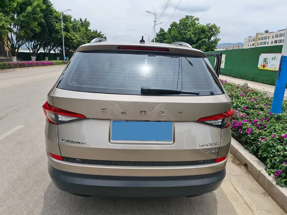 2019 Buick EnvisionPlus 1.5T 169HP L4 7DCT,autocango,china used car exporter,china ev exporter,chinese used car exporter,chinese used ev exporter