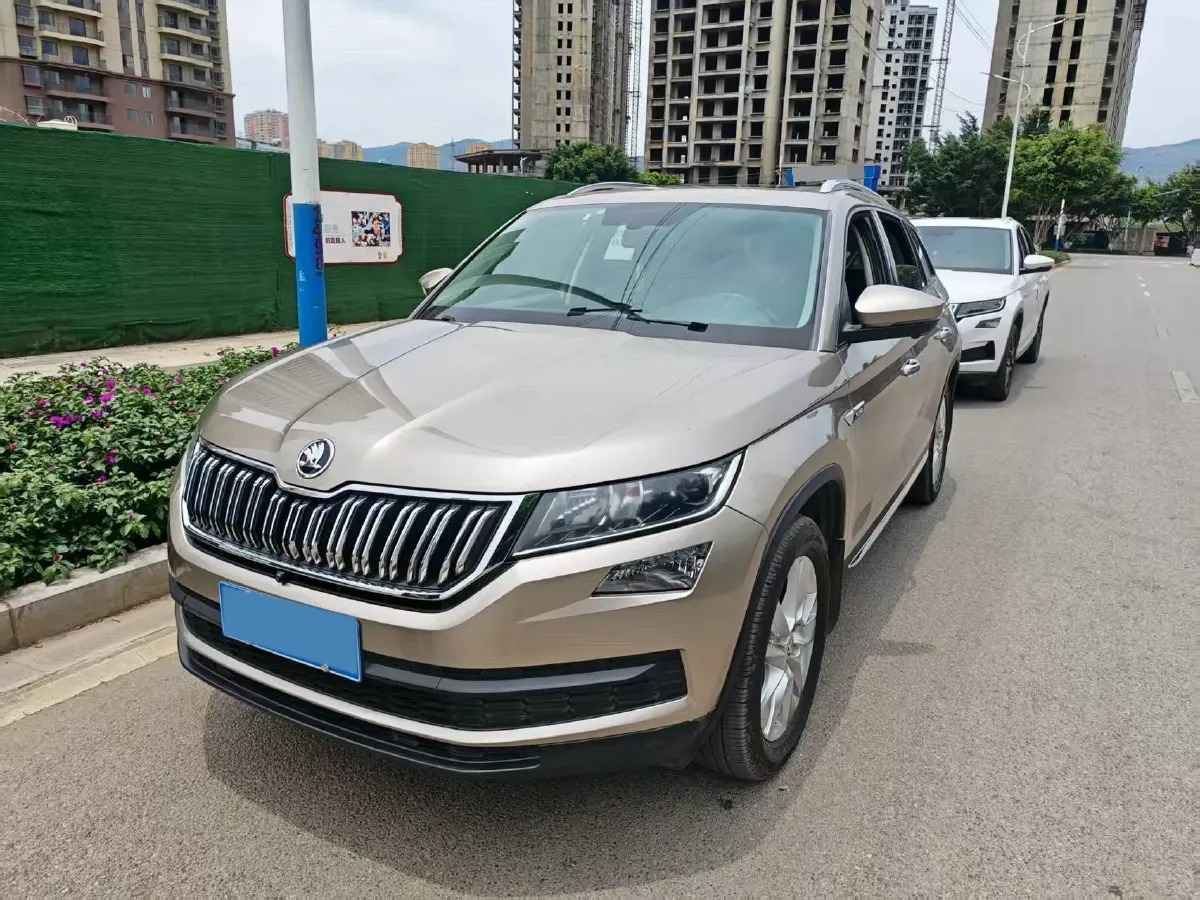 2019 Buick EnvisionPlus 1.5T 169HP L4 7DCT,autocango,china used car exporter,china ev exporter,chinese used car exporter,chinese used ev exporter